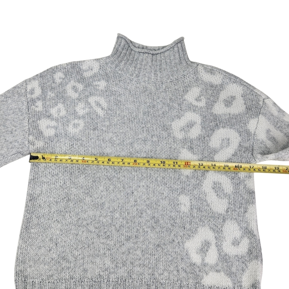 Nine West Women's XS Gray White Mixed Animal Print Mock Neck Leopard Sweater - Picture 10 of 11